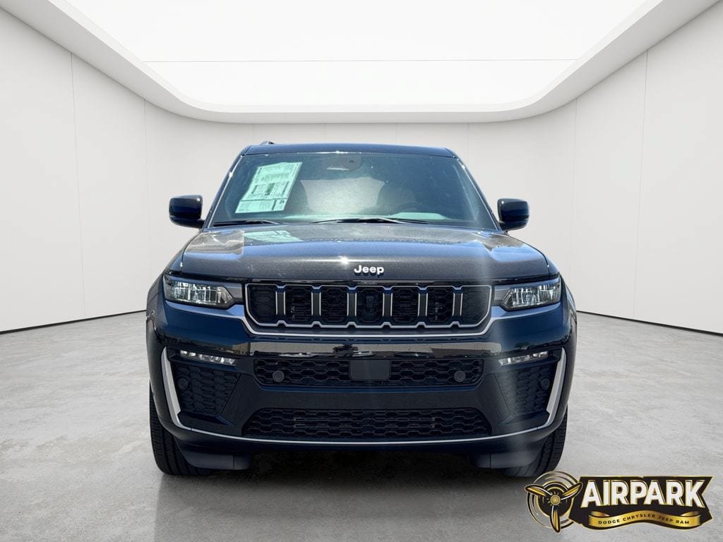 New 2026 Jeep Grand Cherokee Limited w/ Luxury Tech Group II AWD/4WD image 9