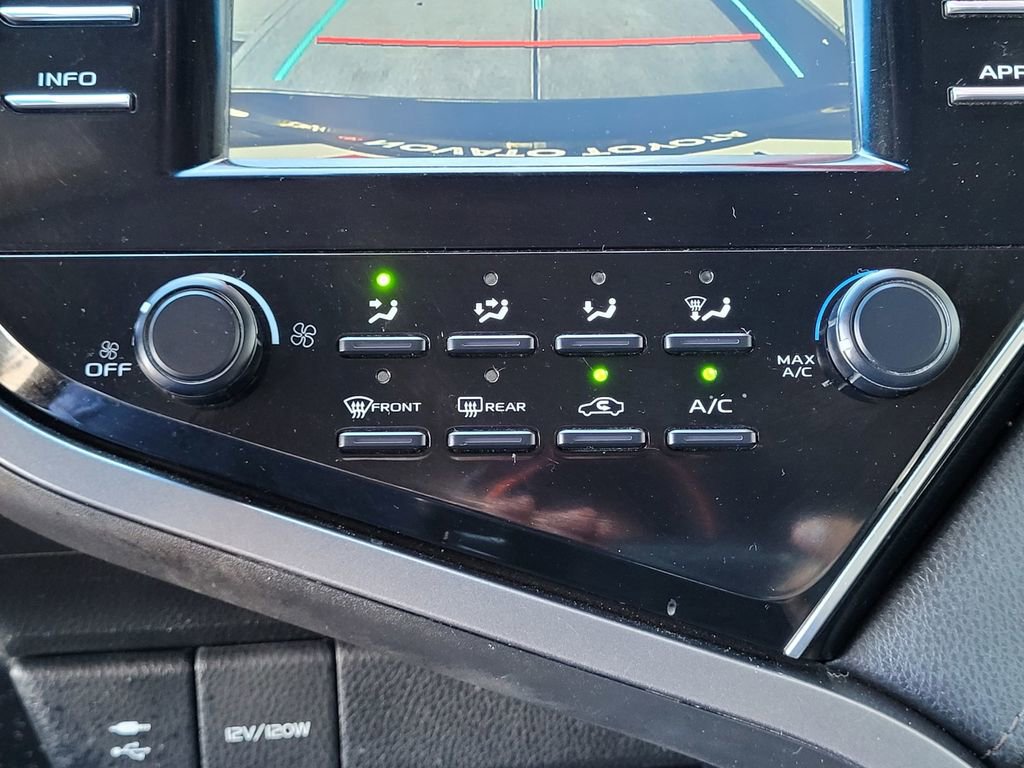 Used 2018 Toyota Camry LE FWD image 19
