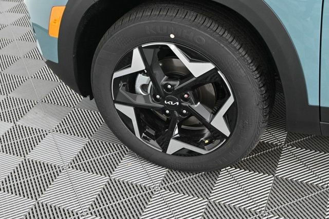 Certified 2025 Kia Seltos EX image 6