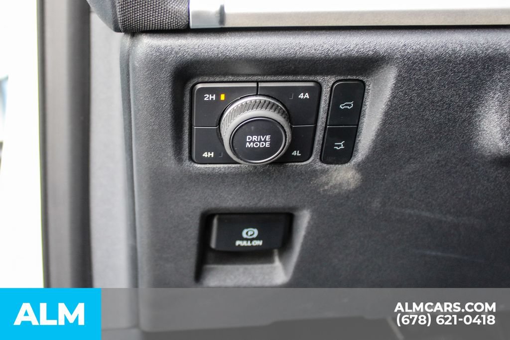 Used 2025 Ford Expedition Active AWD/4WD image 31