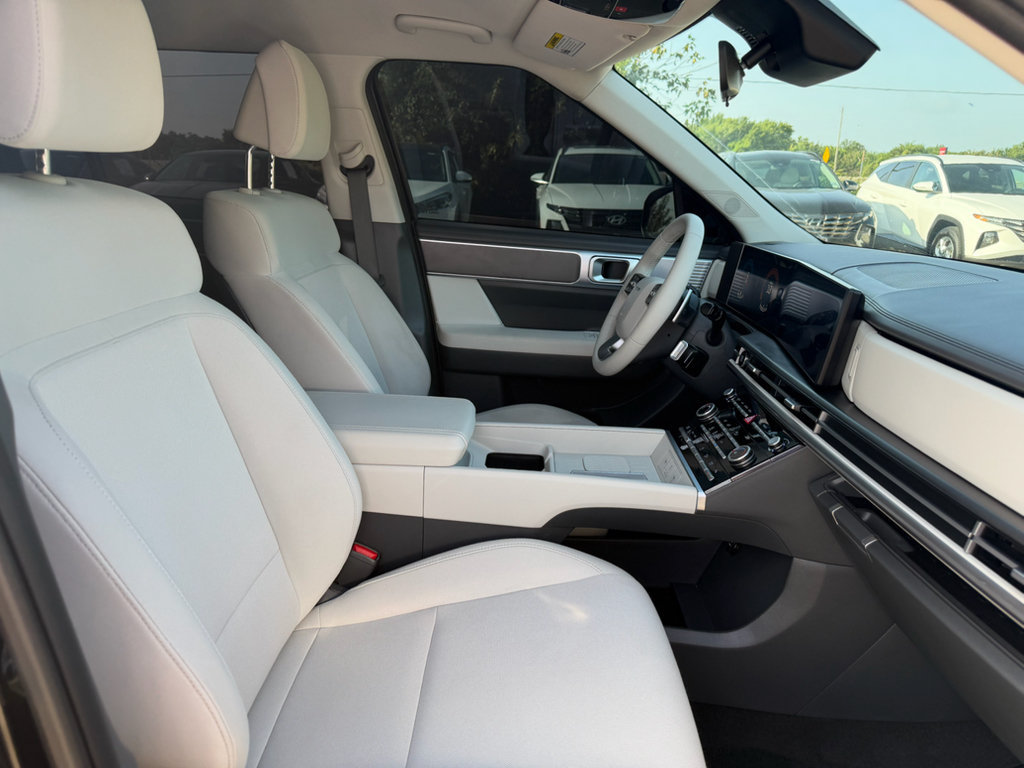 Used 2024 Hyundai Santa Fe SE AWD/4WD image 13
