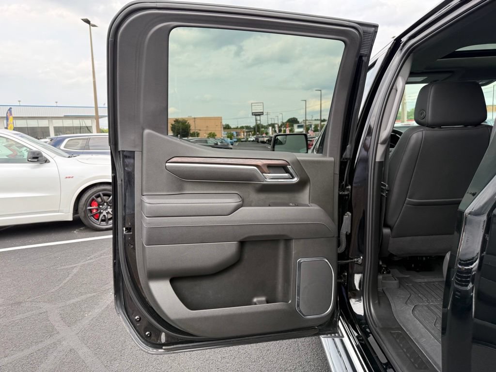 Used 2025 GMC Sierra 1500 SLT w/ SLT Premium Package AWD/4WD image 10