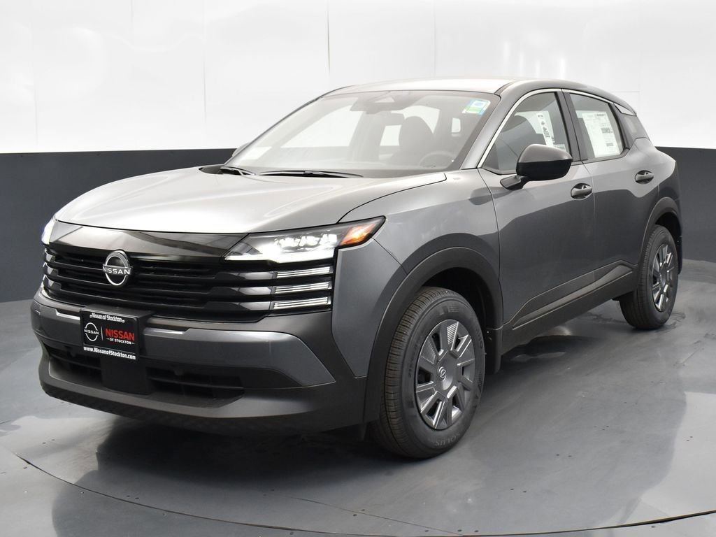 Used 2025 Nissan Kicks S image 3