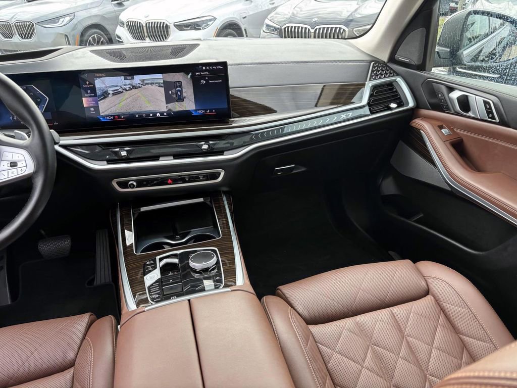 Certified 2025 BMW X7 xDrive40i image 32