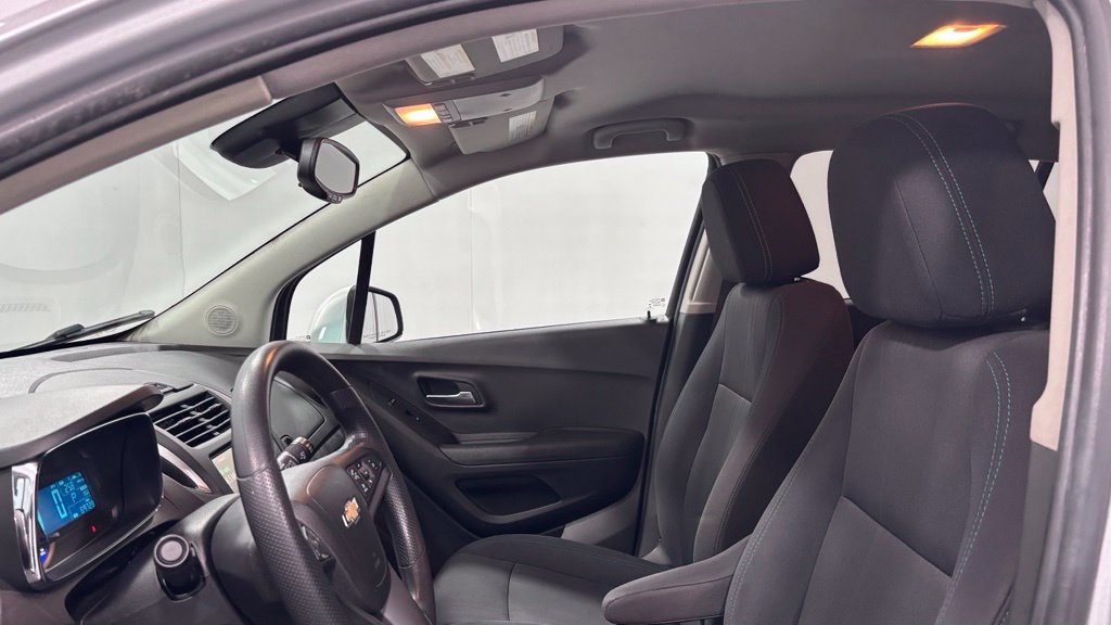 Used 2016 Chevrolet Trax LT FWD image 12