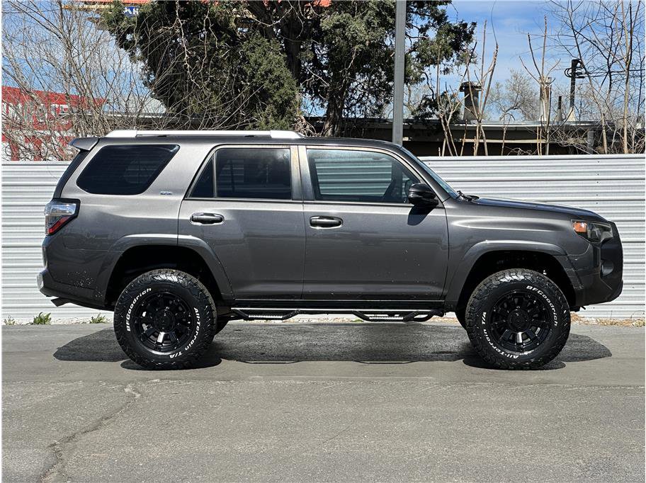 Used 2015 Toyota 4Runner SR5 Premium image 9