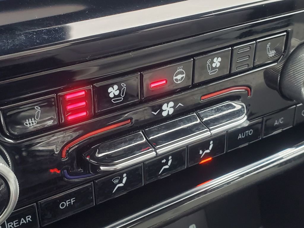 Used 2022 Jeep Grand Cherokee Overland w/ Luxury Tech Group IV AWD/4WD image 26