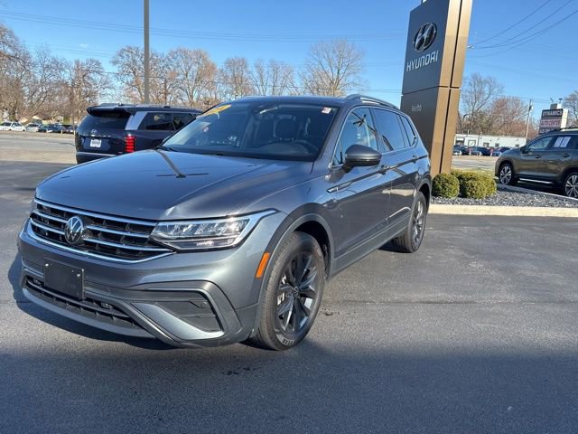 Used 2024 Volkswagen Tiguan SE image 10