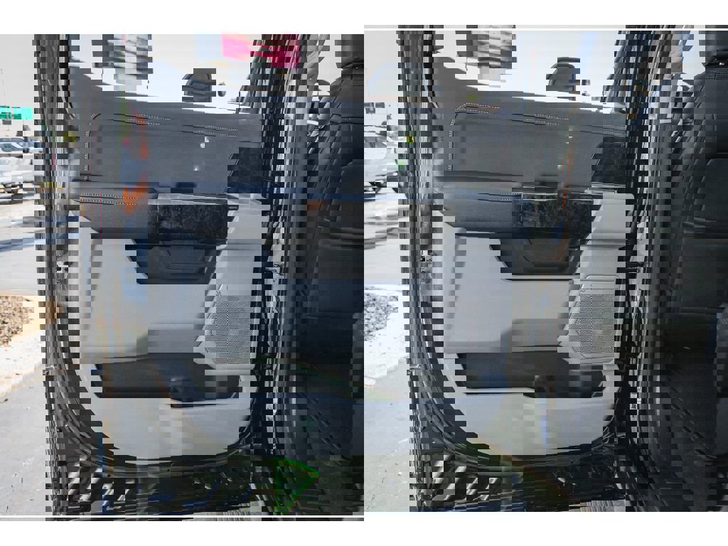 Used 2025 Ford F250 XLT w/ Black Appearance Package AWD/4WD image 22