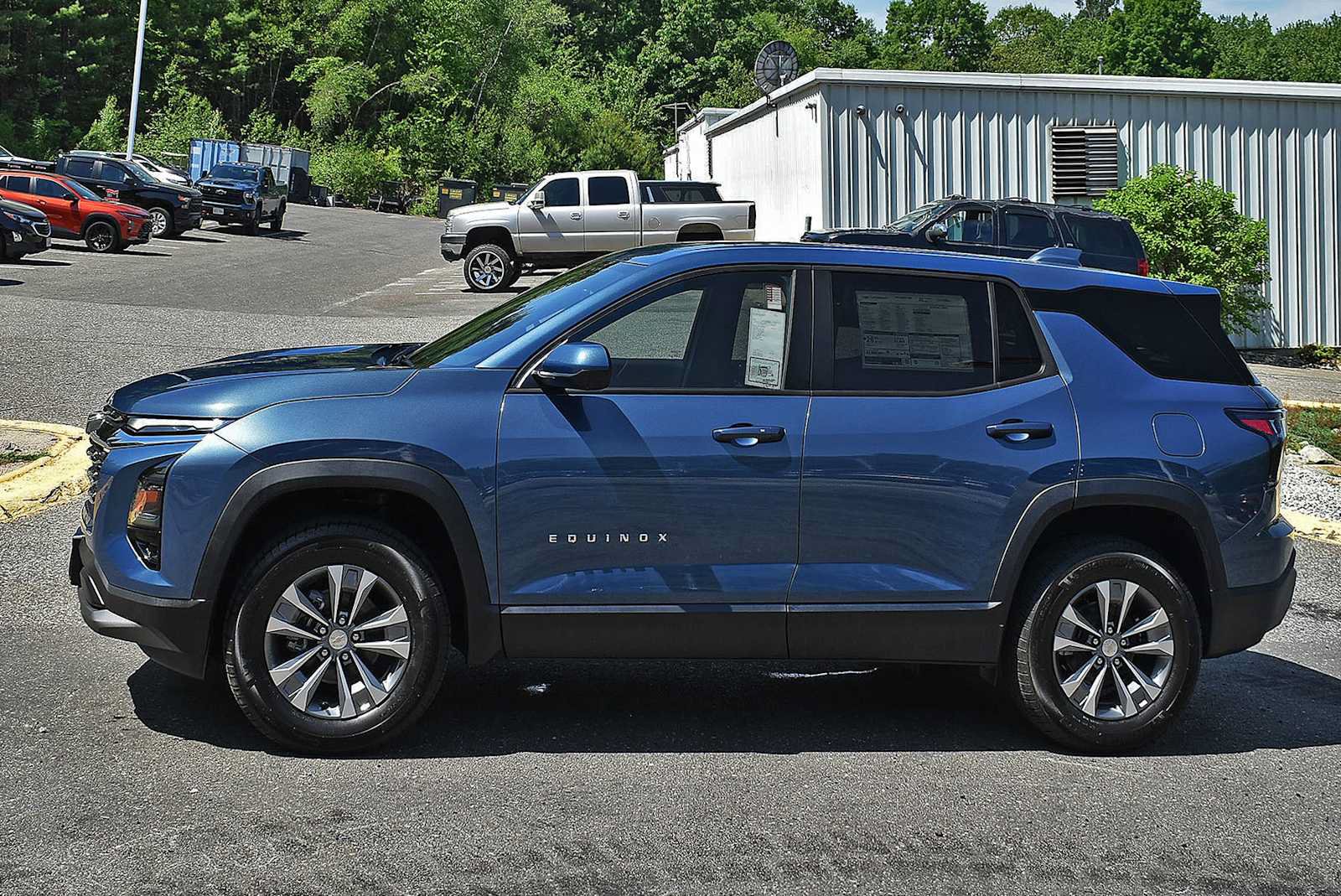 New 2026 Chevrolet Equinox LT w/ Safety and Technology Package AWD/4WD image 4