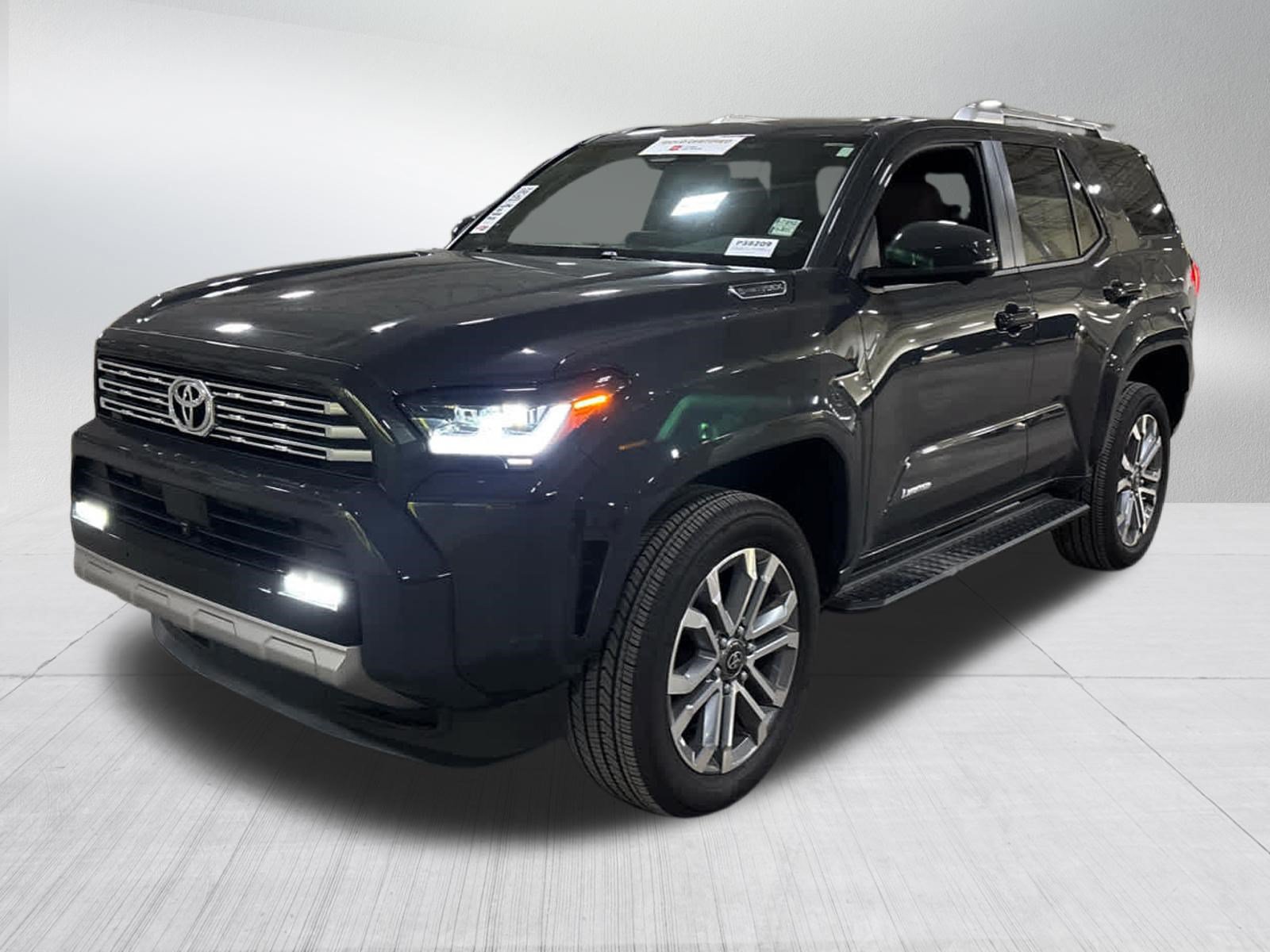 Used 2025 Toyota 4Runner Limited AWD/4WD image 3