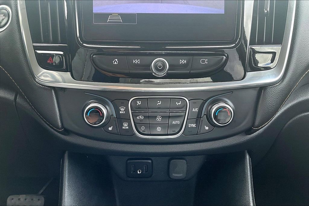 Used 2020 Chevrolet Traverse LT w/ LPO, Blackout Package AWD/4WD image 31
