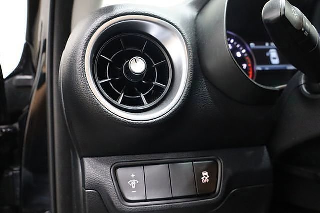 Used 2022 Kia Forte LXS image 17