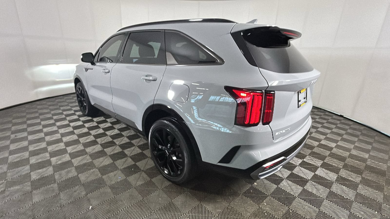 Used 2023 Kia Sorento SX AWD/4WD image 5