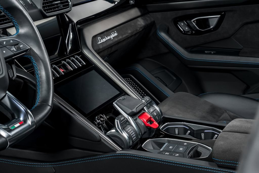 Used 2023 Lamborghini Urus S image 23