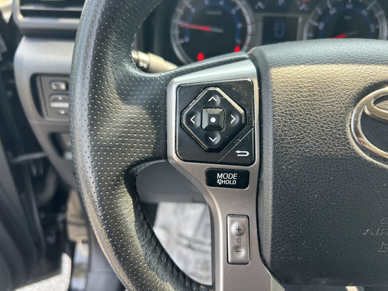 Used 2018 Toyota 4Runner SR5 Premium RWD image 19