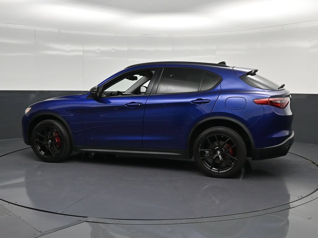 Used 2020 Alfa Romeo Stelvio w/ Nero Edizione RWD image 8