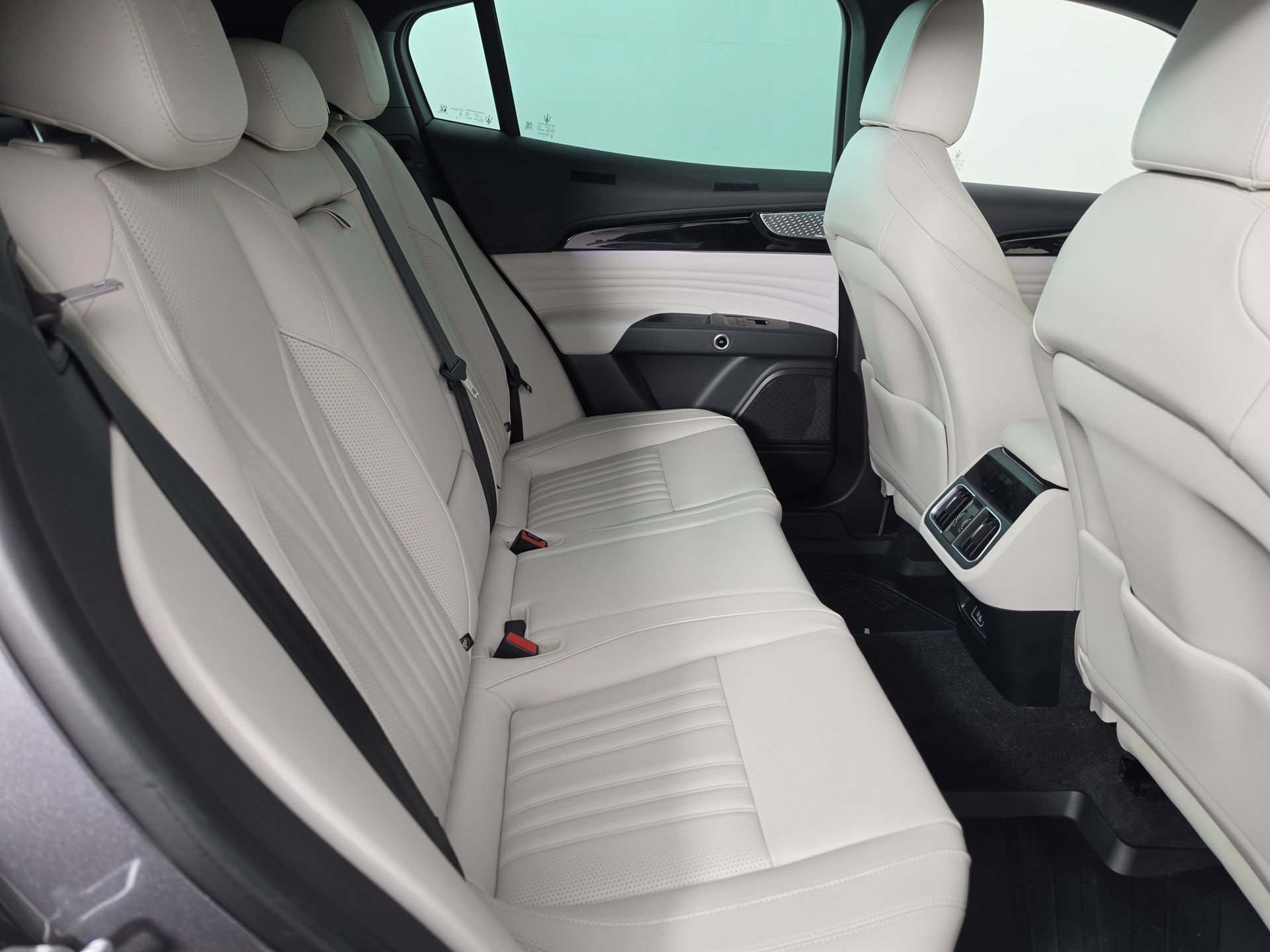 Used 2023 Maserati Grecale Modena AWD/4WD image 26