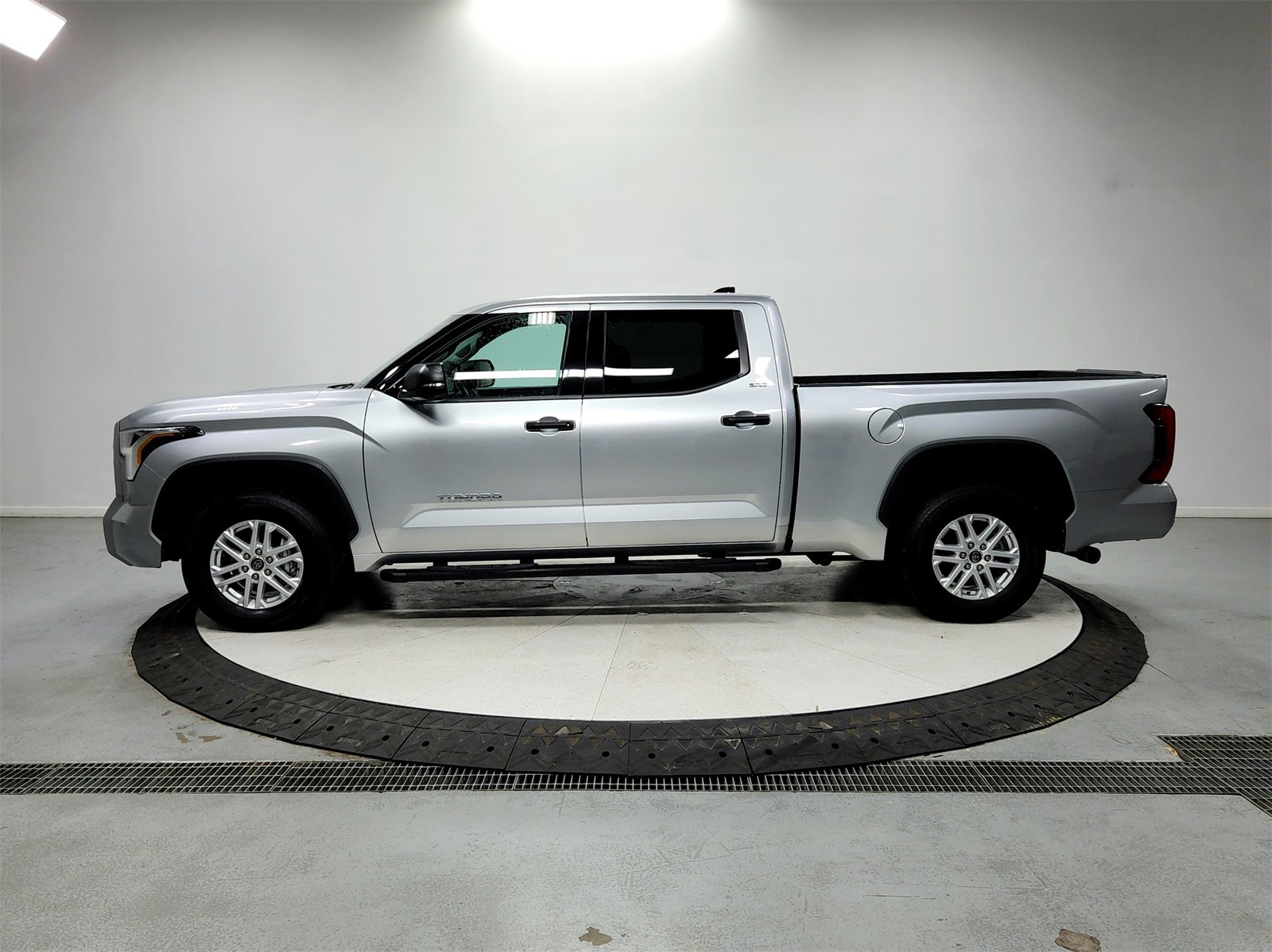 Used 2022 Toyota Tundra SR5 image 4