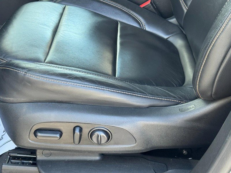 Used 2020 Chevrolet Traverse LT image 25