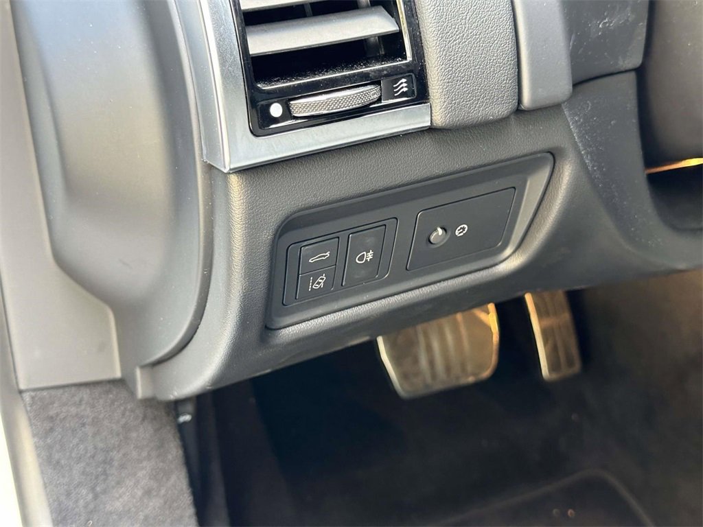 Used 2023 Jaguar F-TYPE Coupe image 18