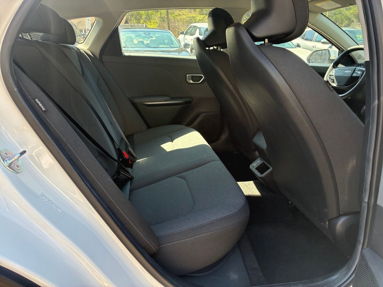 Used 2025 Kia K4 LXS image 39