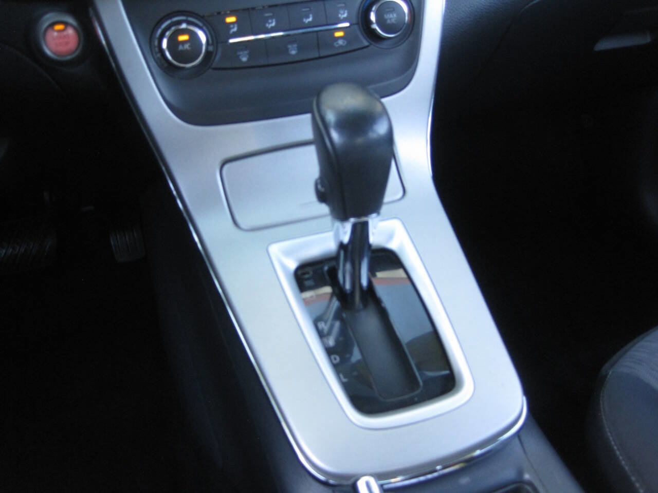 Used 2015 Nissan Sentra SV w/ Navigation Package image 29