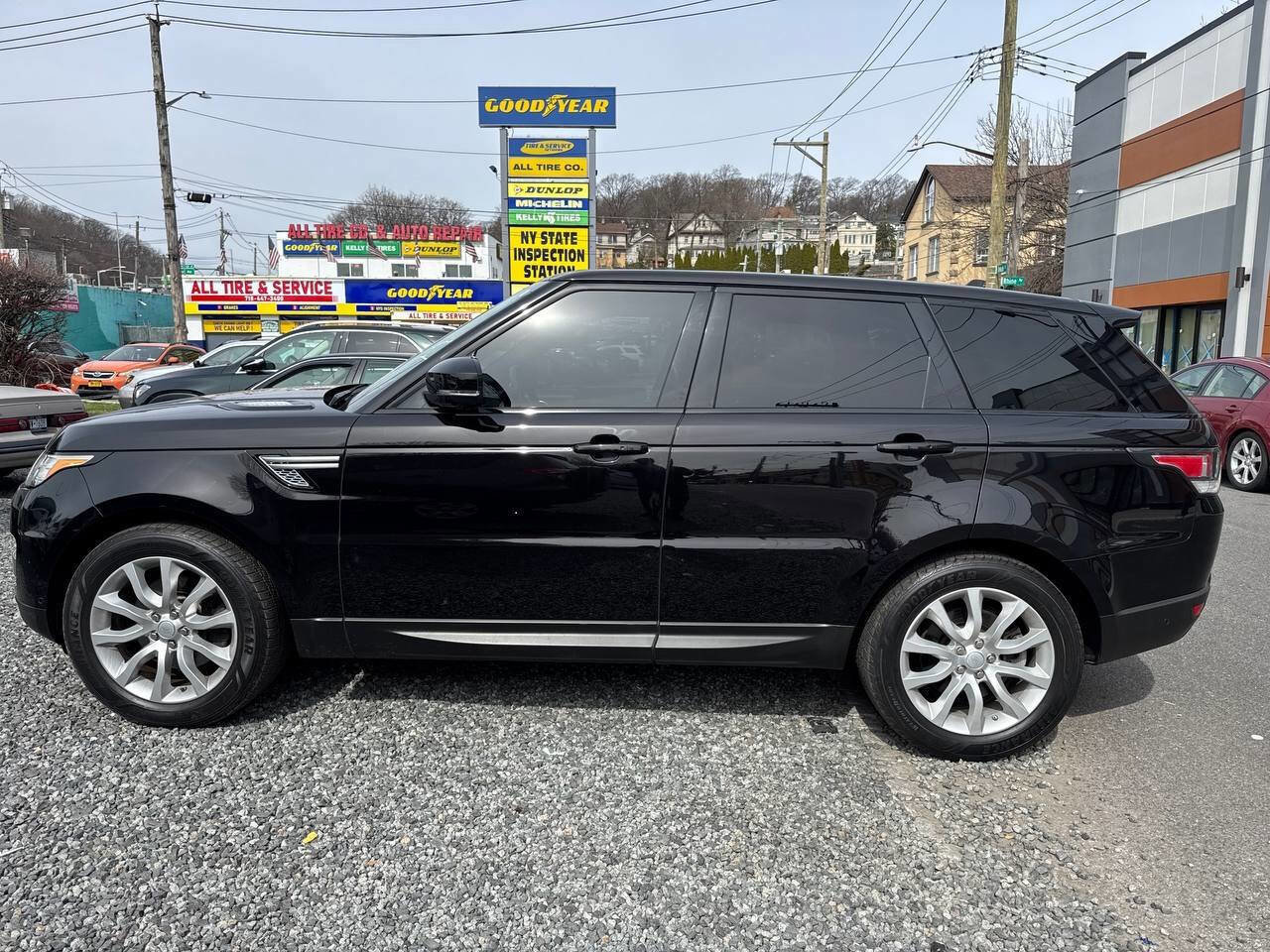 Used 2015 Land Rover Range Rover Sport HSE image 8