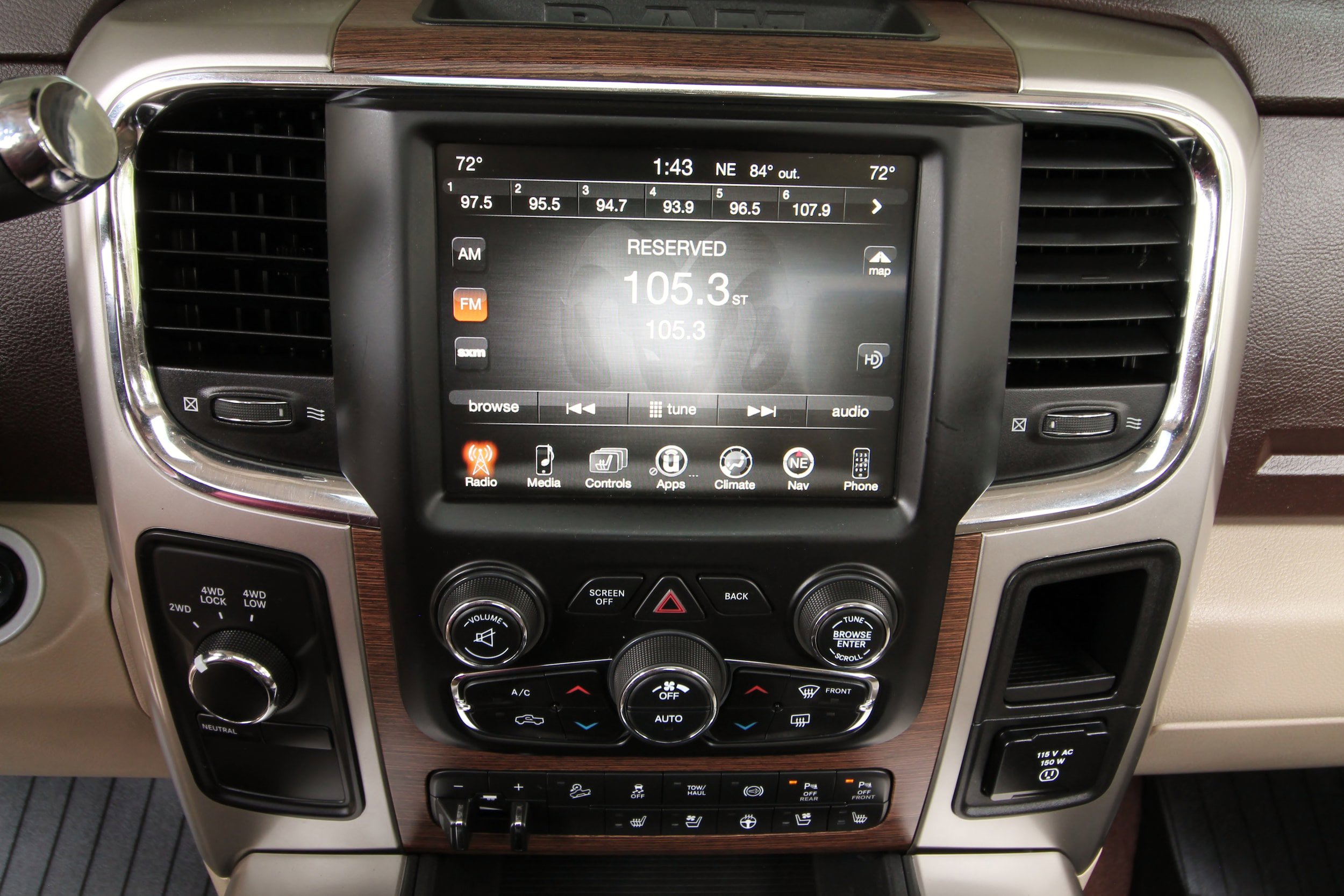 Used 2017 RAM 2500 Laramie w/ Convenience Group AWD/4WD image 29