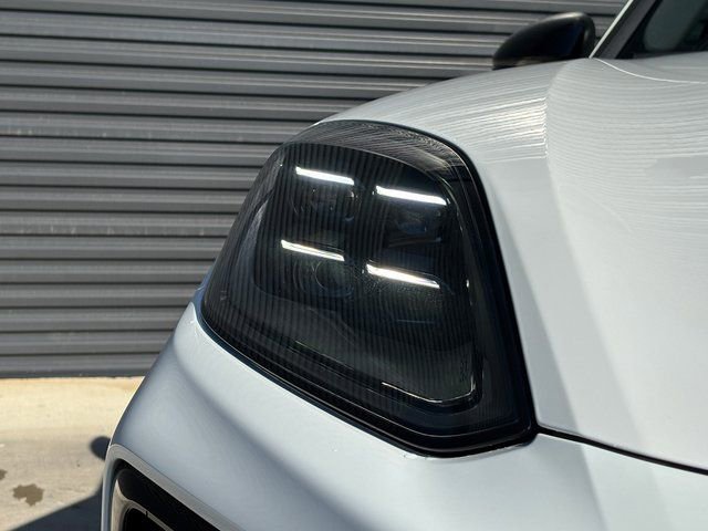Used 2025 Porsche Cayenne AWD/4WD image 12