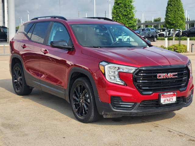 Used 2024 GMC Terrain SLE w/ Elevation Edition FWD image 3
