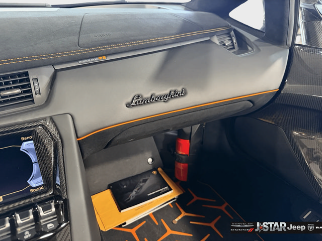 Used 2021 Lamborghini Aventador SVJ AWD/4WD image 26