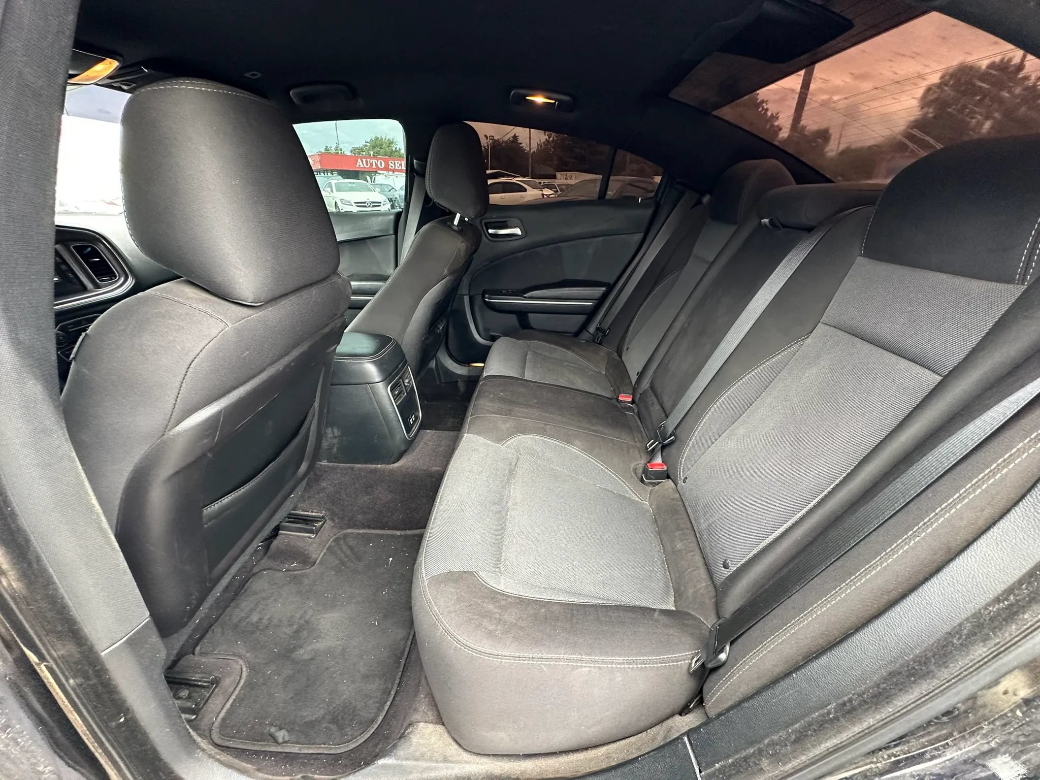 Used 2017 Dodge Charger SE RWD image 17