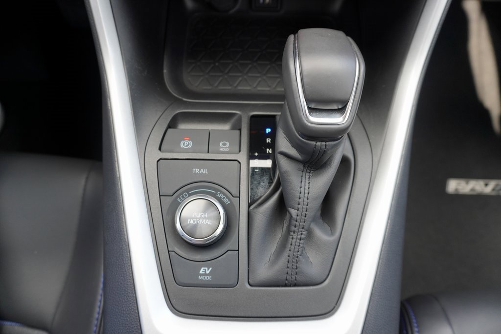 Used 2025 Toyota RAV4 XSE image 15