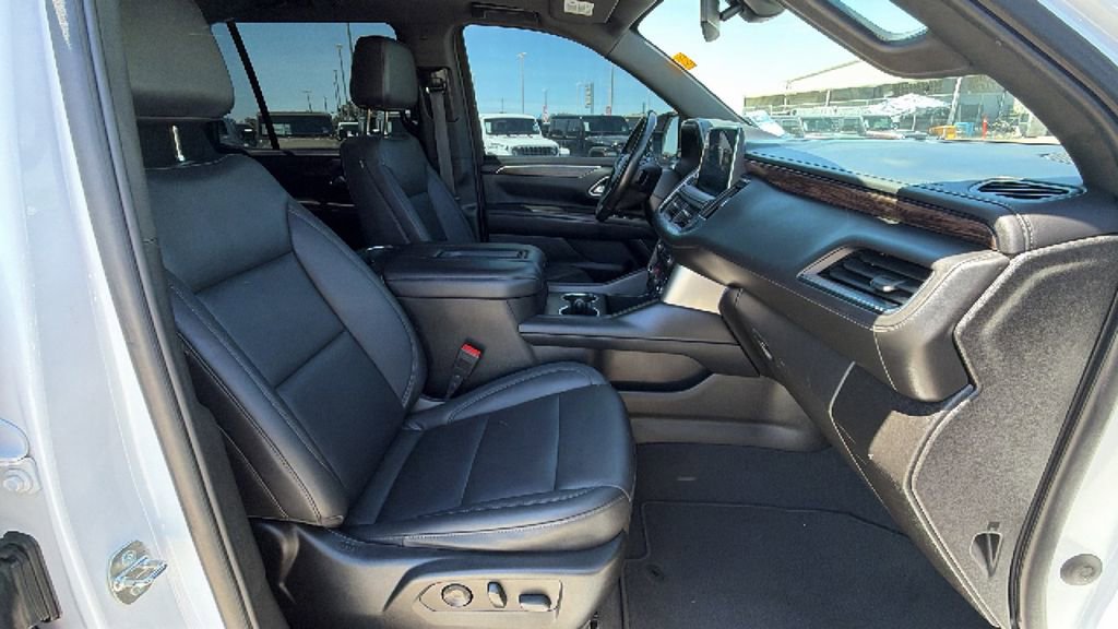 Used 2022 Chevrolet Tahoe LT w/ Luxury Package image 32