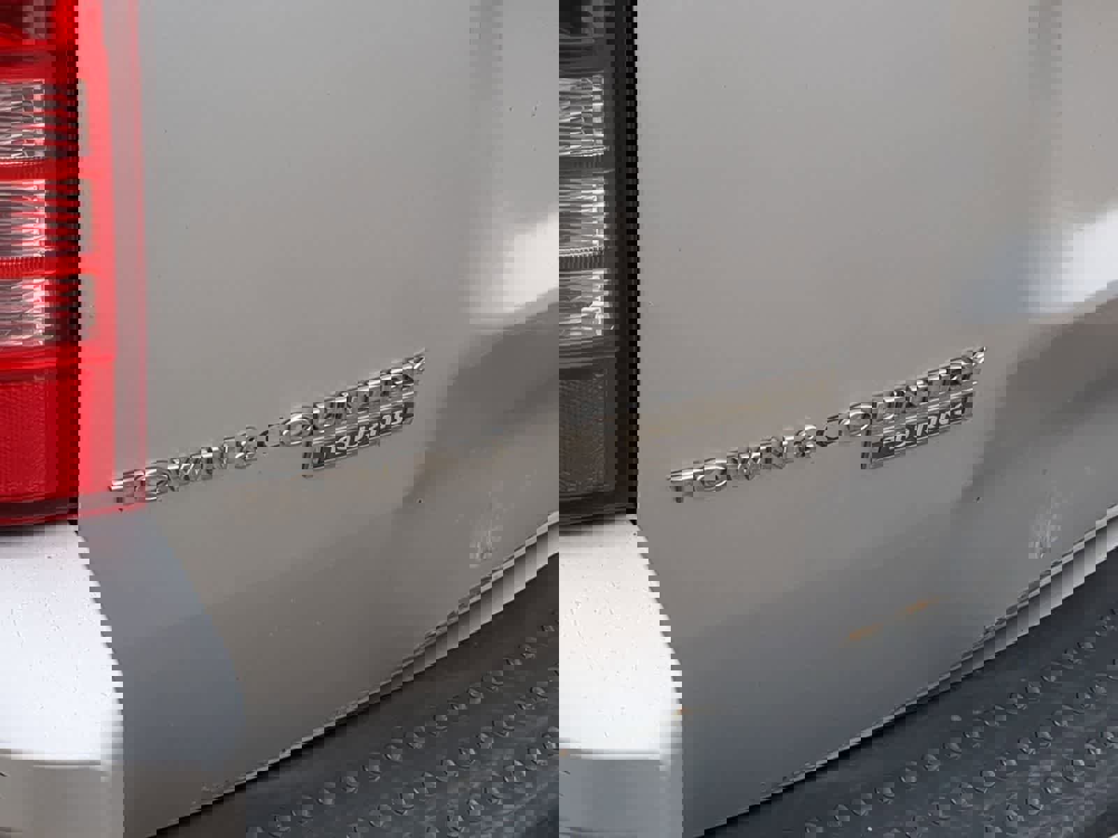 Used 2008 Chrysler Town & Country Touring image 13