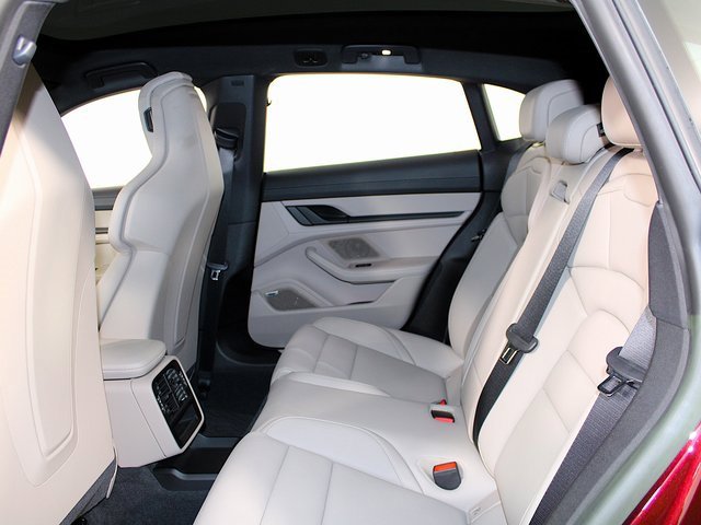 Used 2023 Porsche Taycan 4S image 21