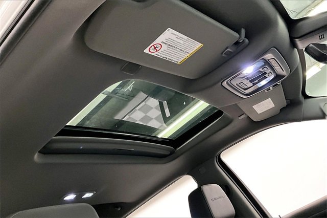 Used 2022 GMC Sierra 3500 Denali w/ Denali Ultimate Package image 17