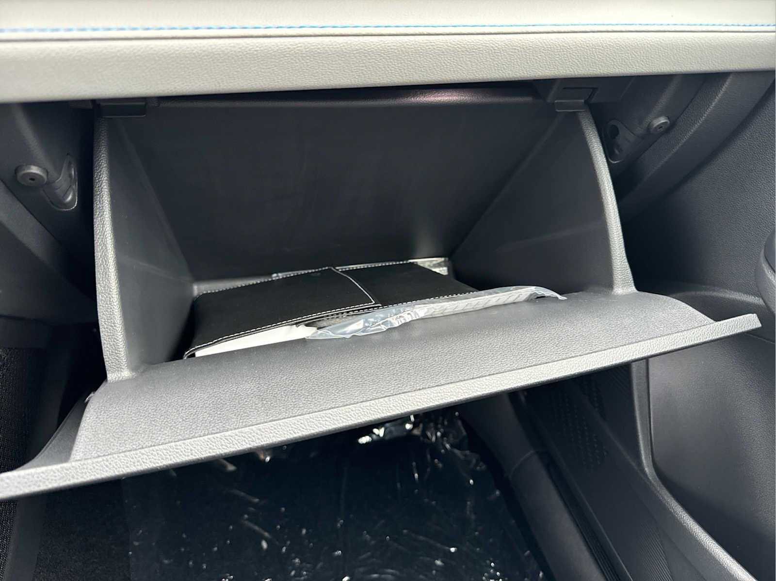 Certified 2024 Volkswagen Taos SE image 36