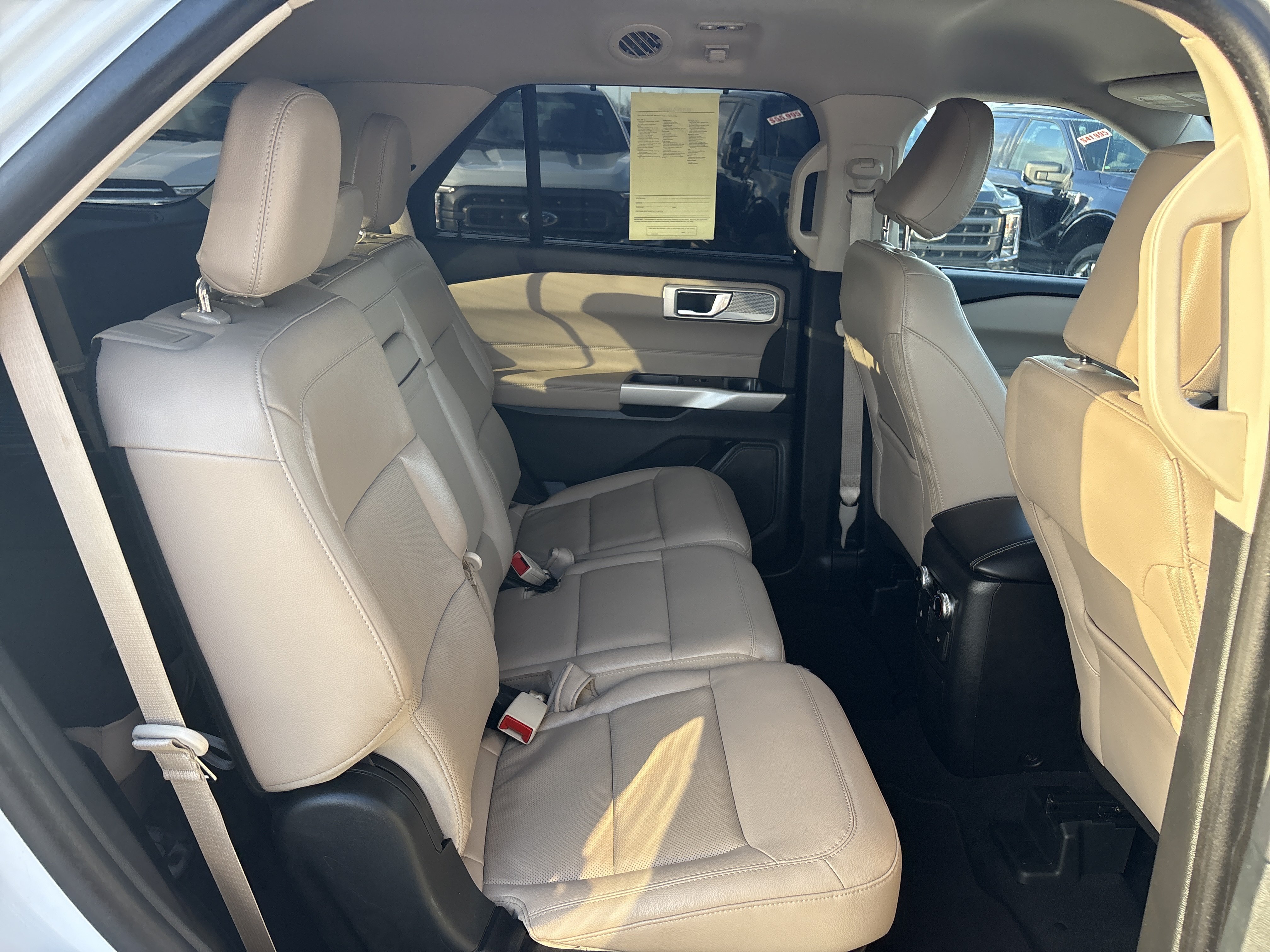 Used 2024 Ford Explorer Limited AWD/4WD image 9