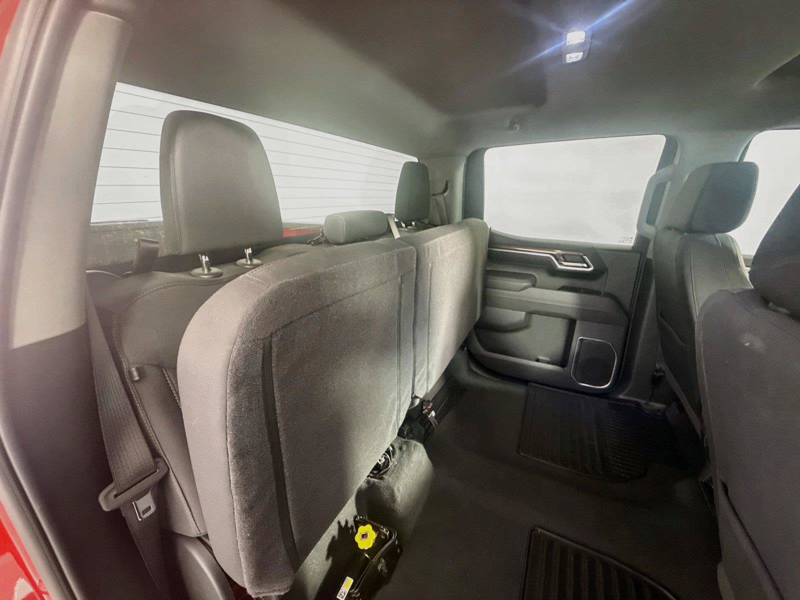 Used 2025 Chevrolet Silverado 1500 LT RWD image 13