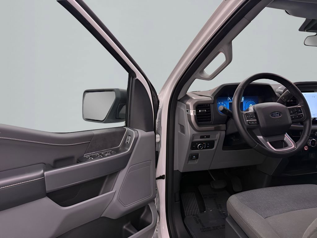 Used 2025 Ford F150 XLT w/ Equipment Group 301A Standard image 9