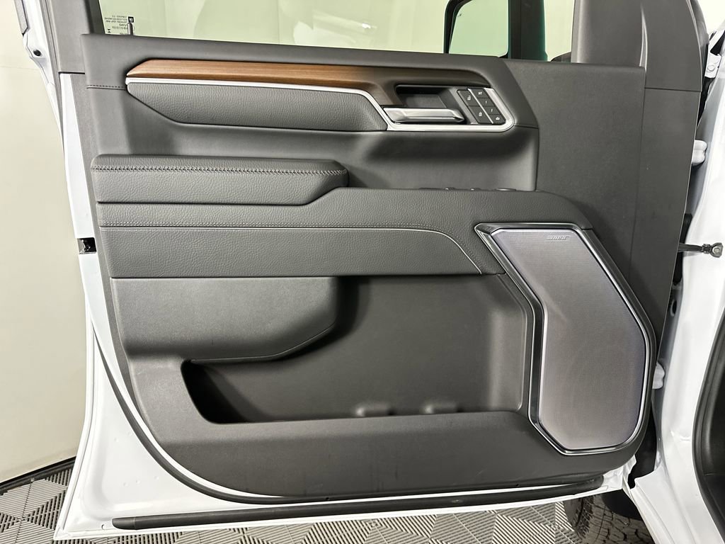 New 2025 GMC Sierra 2500 Denali w/ Denali Reserve Package image 8