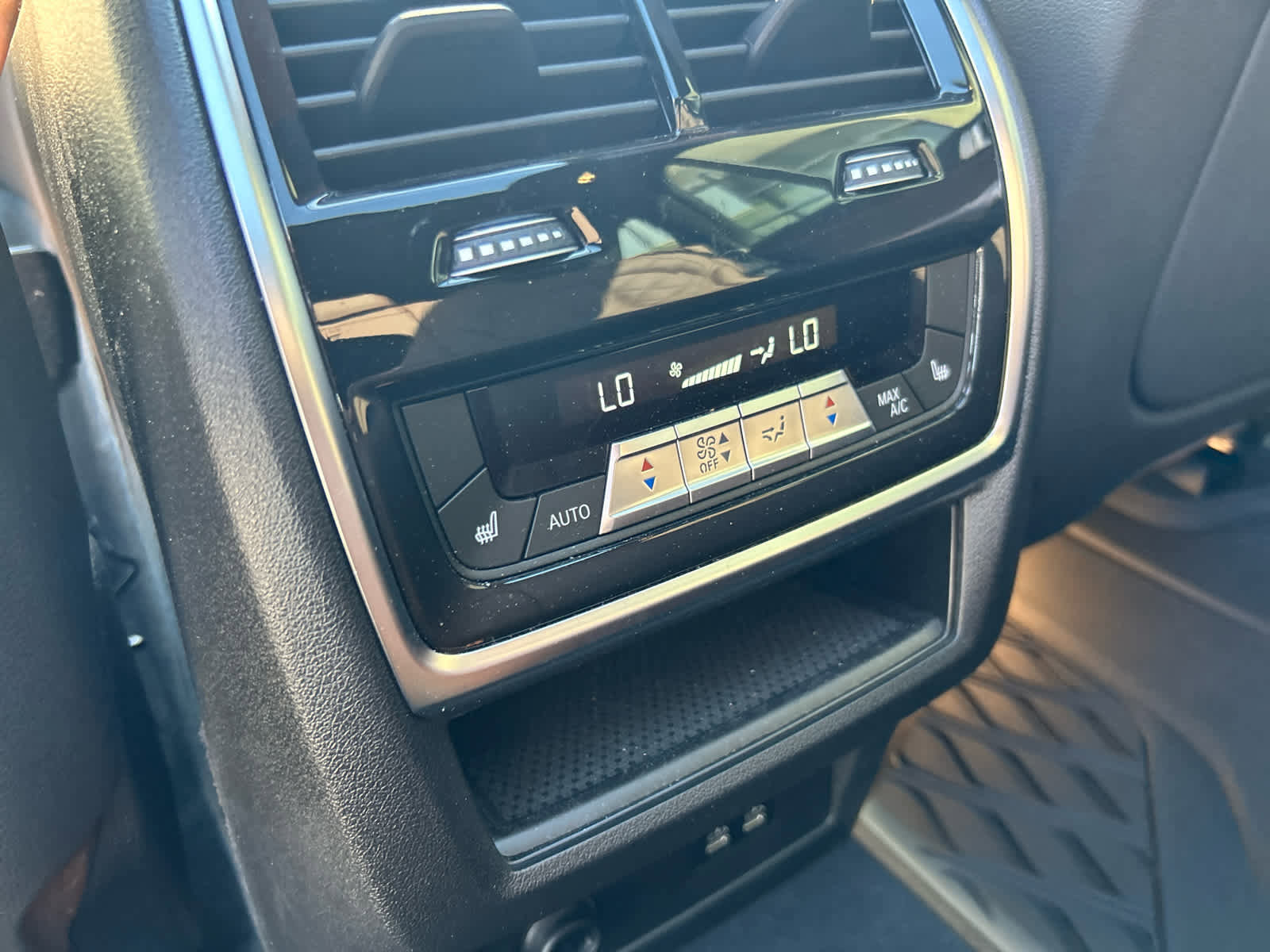 Used 2024 BMW X5 xDrive40i w/ Premium Package image 19