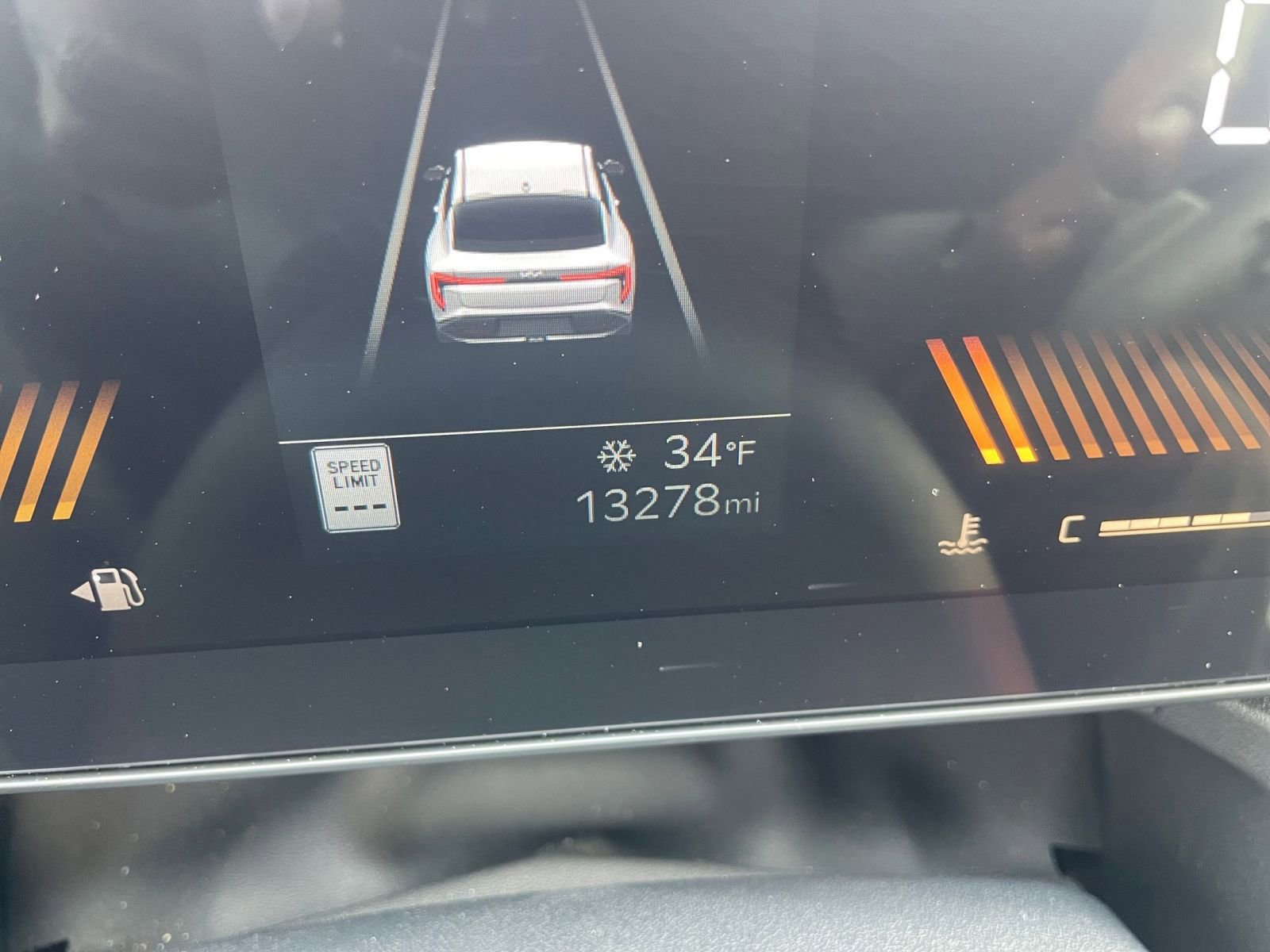 Used 2025 Kia K4 LXS image 40