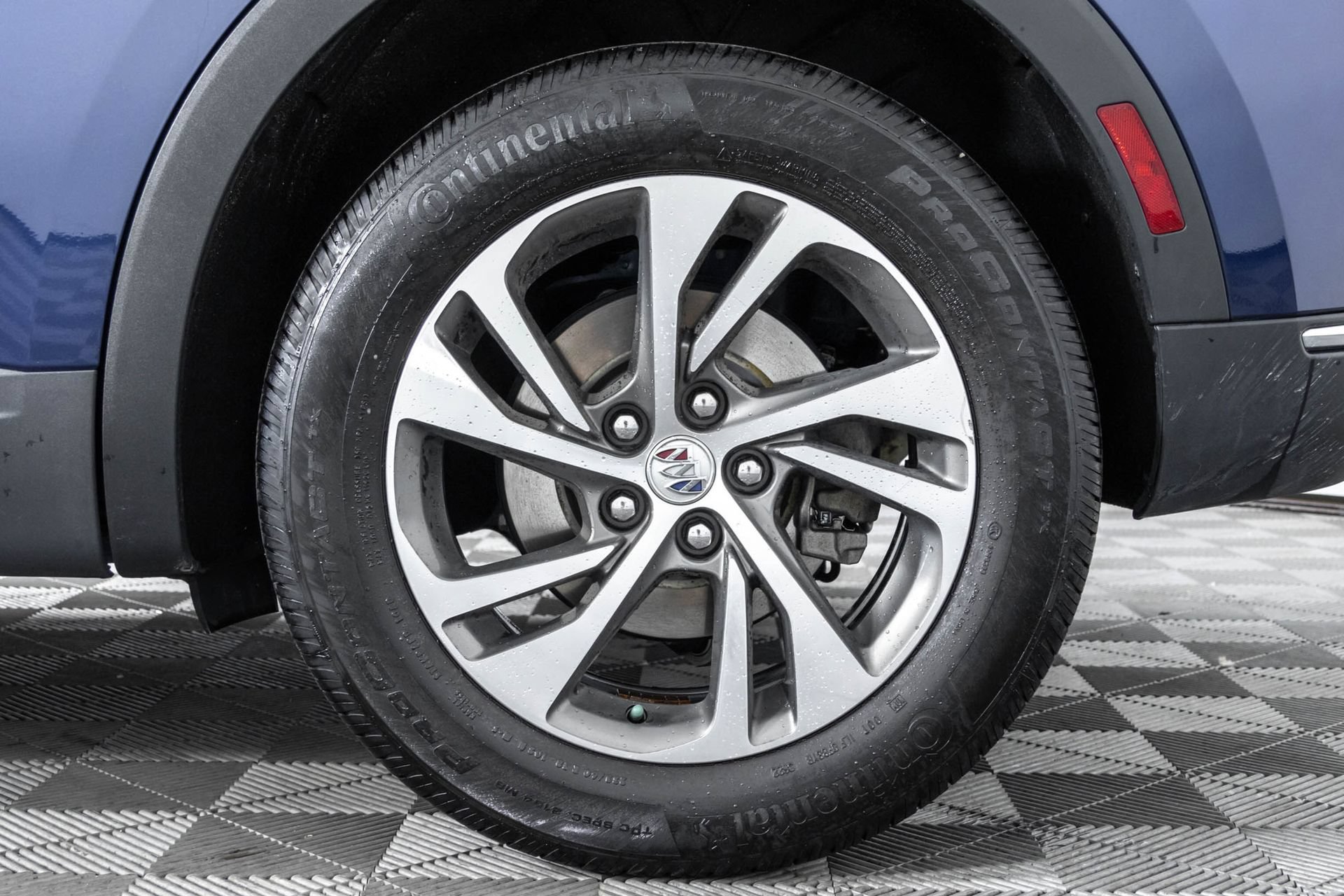 Used 2023 Buick Envision Essence AWD/4WD image 45