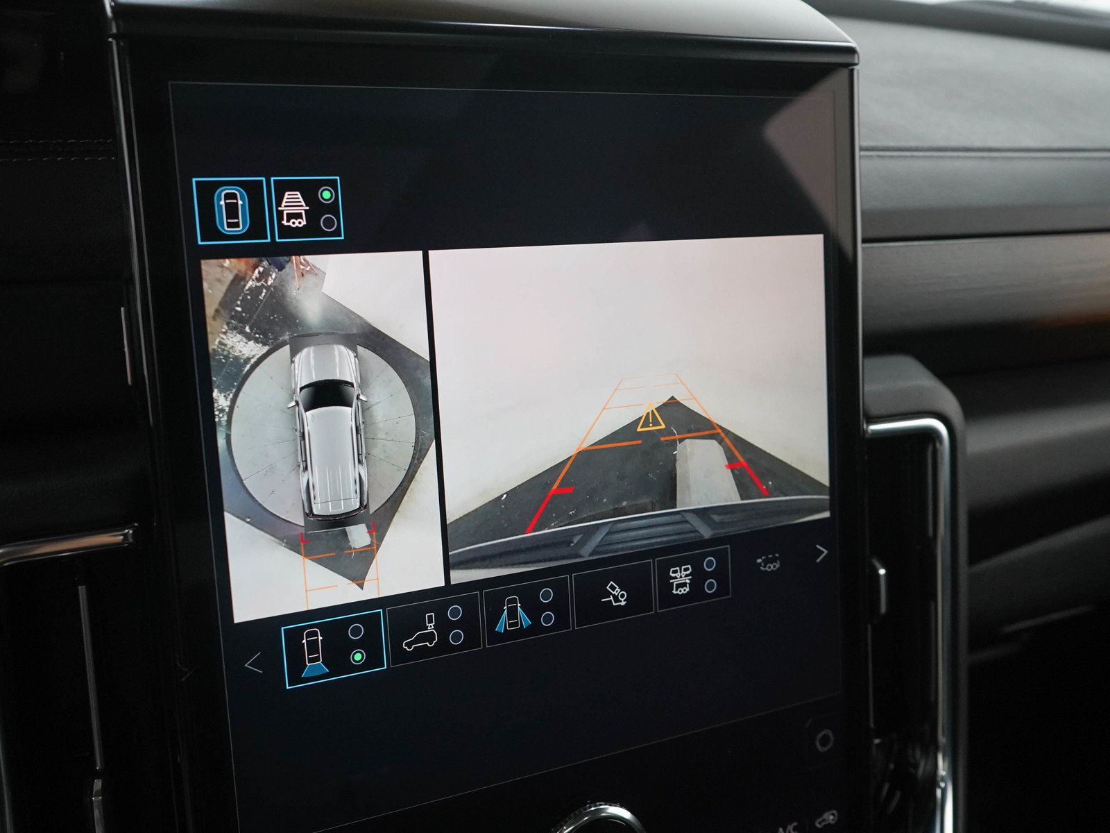 Used 2025 GMC Yukon Denali w/ Denali Reserve Package AWD/4WD image 24