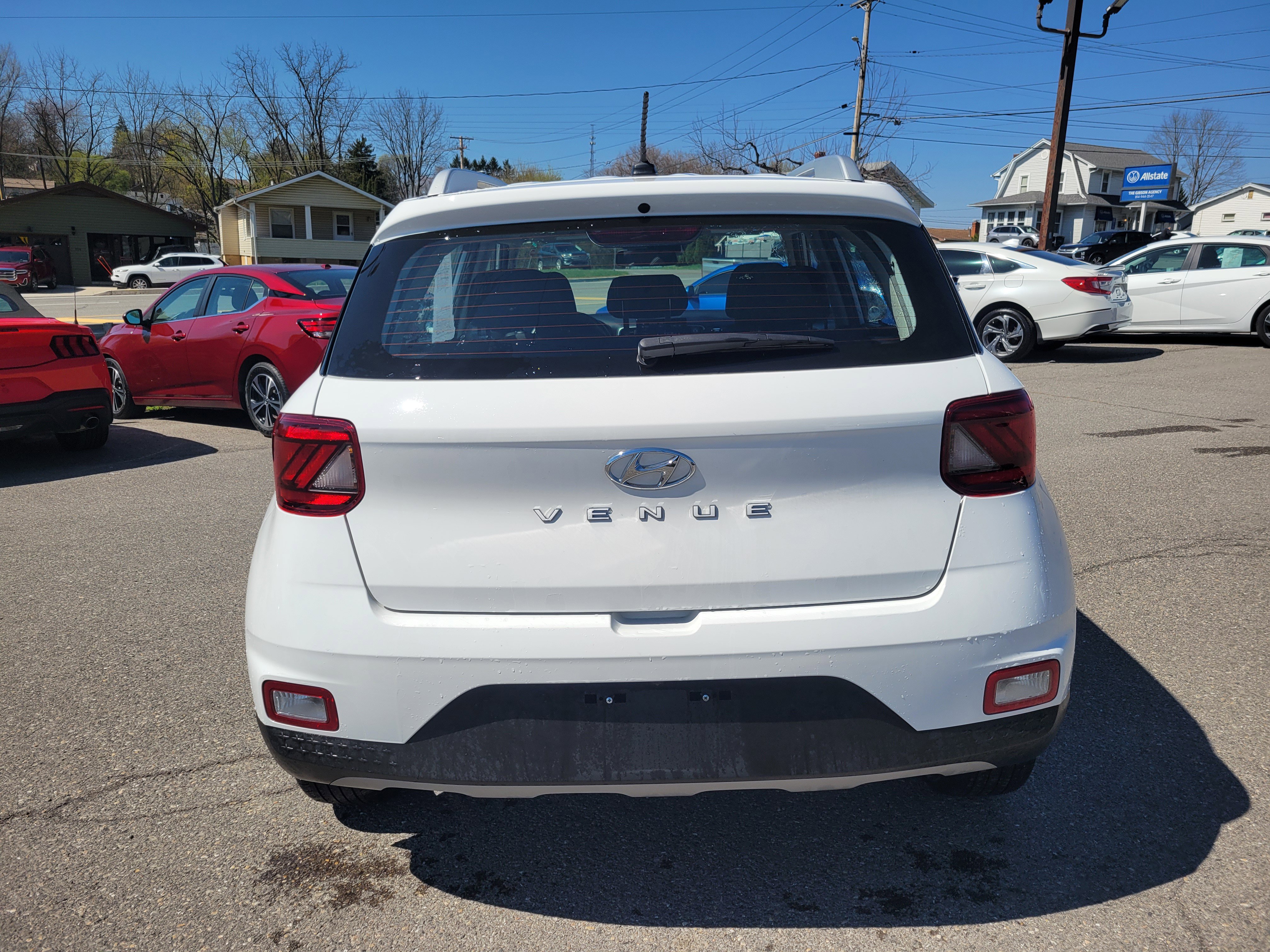 Certified 2024 Hyundai Venue SEL image 3