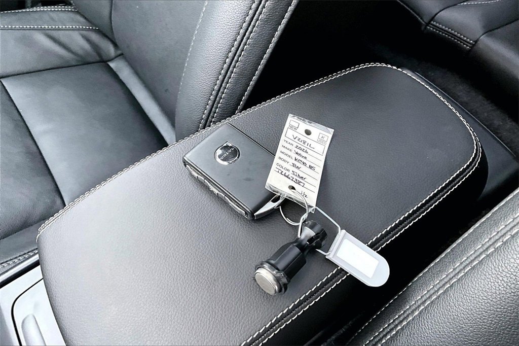 Used 2026 Volvo XC40 B5 Plus w/ Protection Package Premier image 34