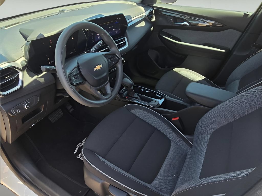 Used 2025 Chevrolet TrailBlazer LT AWD/4WD image 15